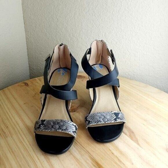 REACTION - Picture 4 of 14